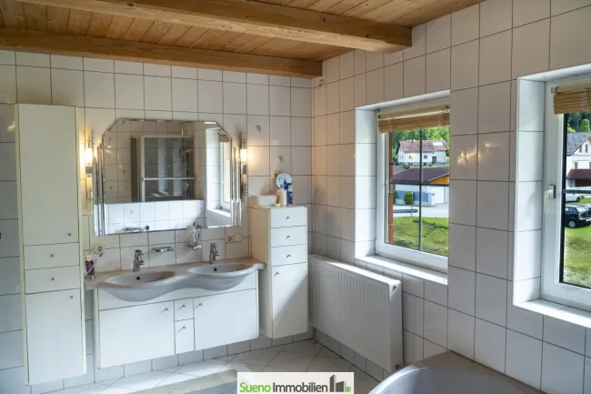 Badezimmer südseitig
