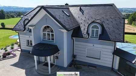 Villa auf fast 8000m2 mit eigenem Fitness-Studio, 3 Garagen, Carport, etc.