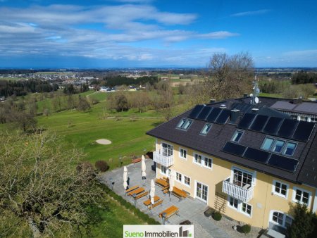 Wohnen und Arbeiten mit besonderem Flair – direkt am Golfplatz in Kirchham