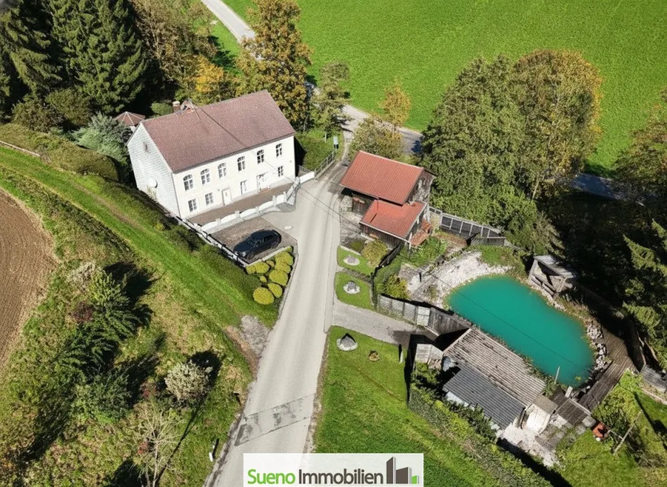 ALLEINLAGE-Traum neben Bach samt Teich/Biotop - Titelbild
