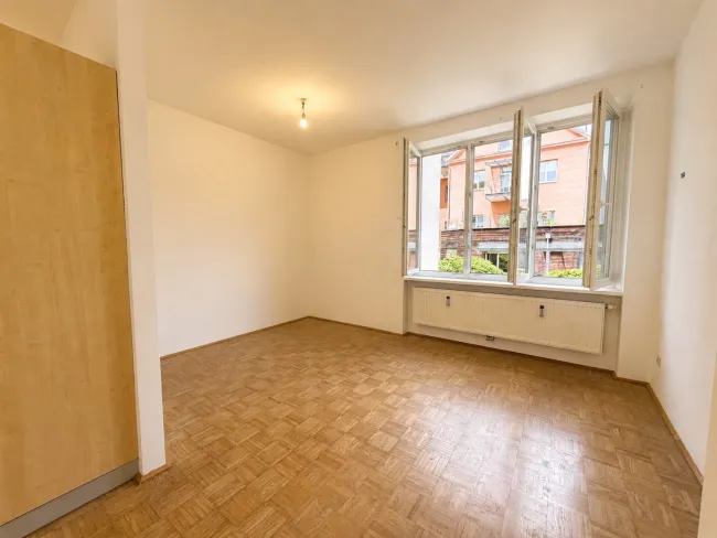 Gepflegte 2-Zimmer-Wohnung mit Loggia in zentraler Ruhelage von Graz - Bild