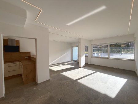 Exklusiver Erstbezug: Traumhafte Seewohnung am Ossiacher See
