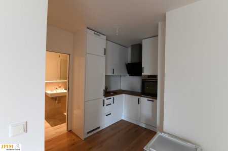 Kapitalanlage, vermietete, neuwertige 2-Zimmer Wohnung nähe U-Bahn-Station U4