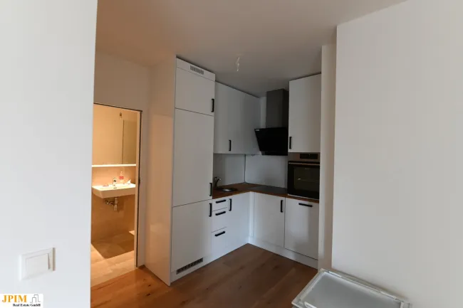Kapitalanlage, vermietete, neuwertige 2-Zimmer Wohnung nähe U-Bahn-Station U4 - Bild