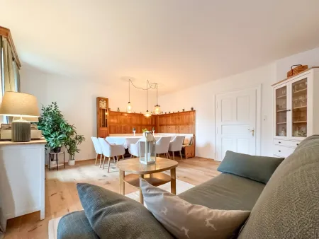 VÖLL MÖBLIERTE, FRISCH SANIERTE WOHNUNG IM HERZEN KUFSTEINS! (FÜR 1-6 MONATE ZU MIETEN)!