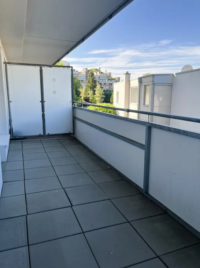 Helle 2-Zimmer-Wohnung mit Balkon in St. Peter - Bild