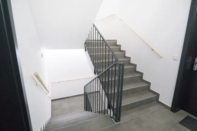 Stilvolles Wohnen mit Eigengarten am grünen Stadtrand von Wien - 76.5m² Neuwohnung - TOP Preis: 399.000,00 €! - Bild