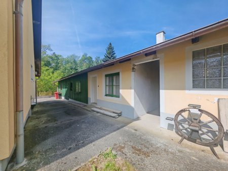 Viel Platz für Familie, Hobby und Handwerk!