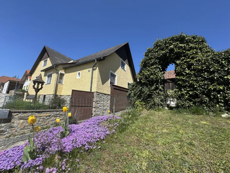Zurück zur Natur! Mehrfamilienhaus mit unzähligen Nutzungsmöglichkeiten - Bild