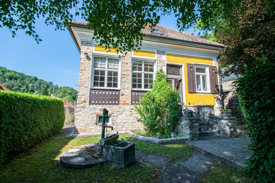 "Jahrhundertwende-Villa" nahe Krems/Wachau mit Göttweigblick! - Titelbild