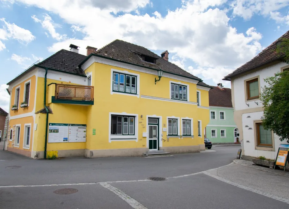 Markthaus im Herzen von Emmersdorf - am Tor zur Wachau! - Titelbild