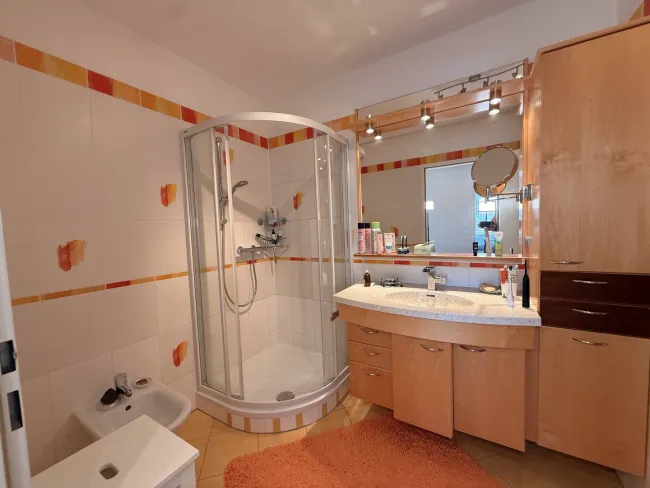 Badezimmer inkl. WM Anschluss