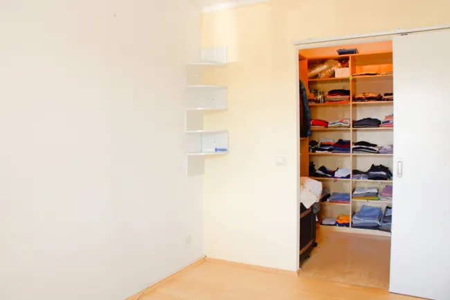 Schlafzimmer inkl. begehbarer Schrank