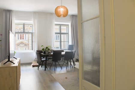 Altbau beim Rochusmarkt – 81 m² mit Wiener Herz