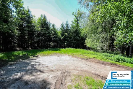 Bestens bewirtschafteter Wald (ca. 2,56 ha) mit Top-Zufahrt & Holzlagerplatz