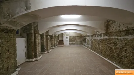 HALBSOUTERRAIN IN DER ERDBERGSTRASSE NÄHE U3