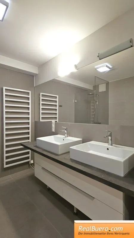 Erdgeschoß - Badezimmer