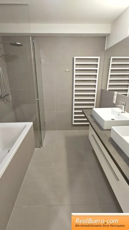 Erdgeschoß - Badezimmer