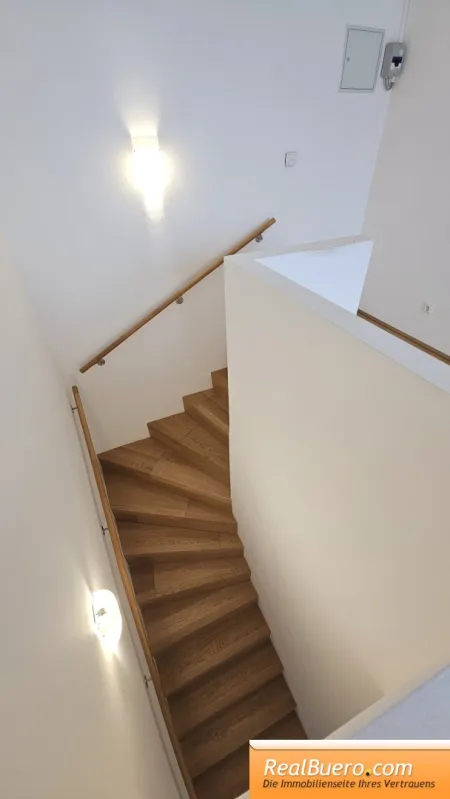Treppenaufgang zur 2. Ebene - Galerie