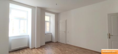 hofseitiges Zimmer