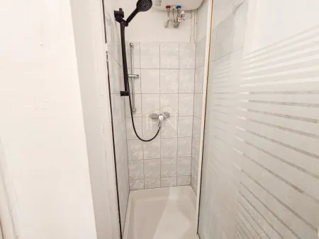 Wohnung 2) Dusche