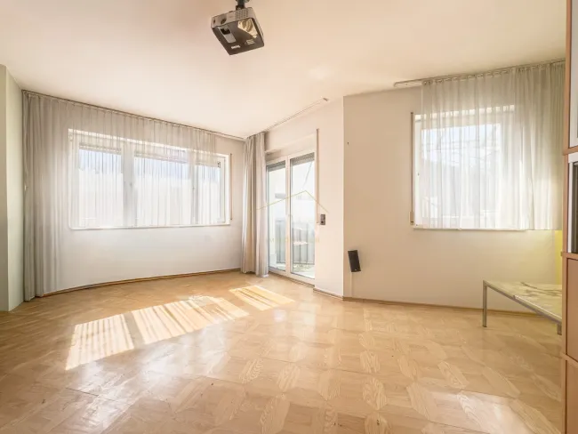 1. Stock: Zimmer