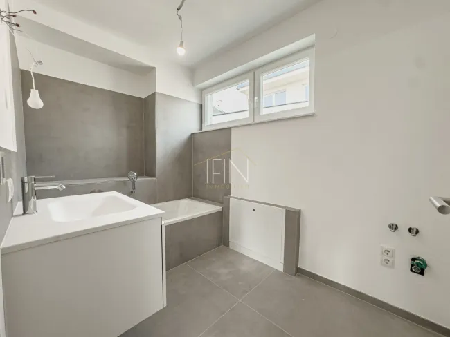 Badezimmer 1 mit Wanne