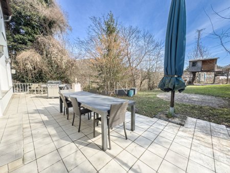 Terrasse mit Garten