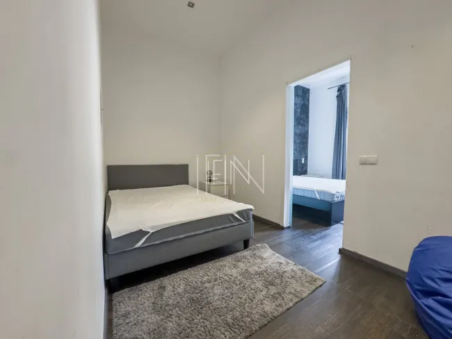 Zwischenraum/begehbarer Kleiderschrank
