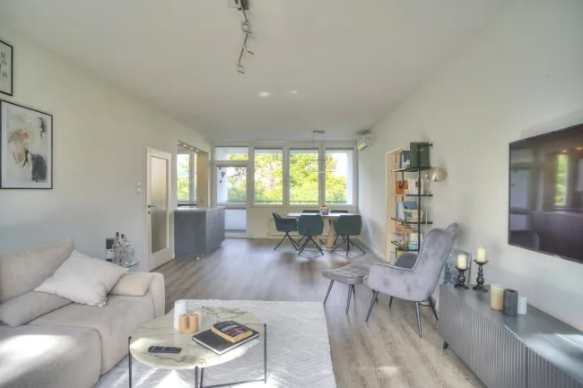Stilvolle & modernisierte 3-Zimmer Wohnung in der Südstadt! - Bild