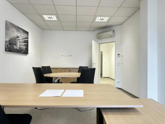Ansprechende Büro-/Praxisräume im Zentrum von Schwechat - Bild