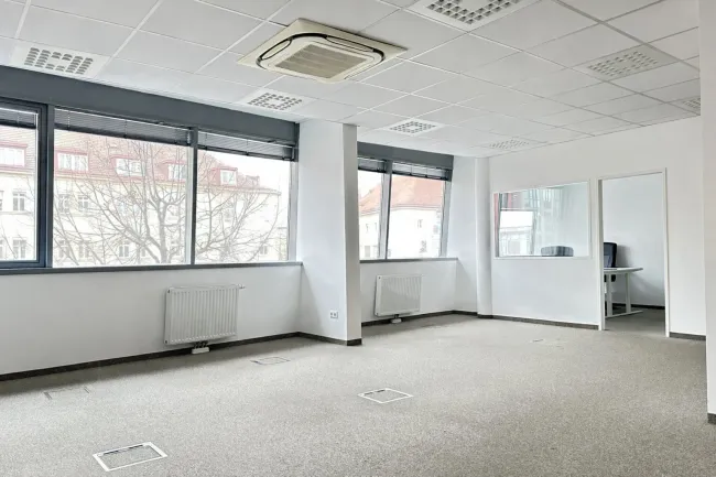 Ansprechende Büro-/Praxisräume im Zentrum von Schwechat - Titelbild