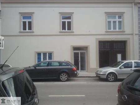 Zentral. Bestandssicher. Entwicklungsstark. – Zinshaus in Bruck an der Leitha für Investoren
