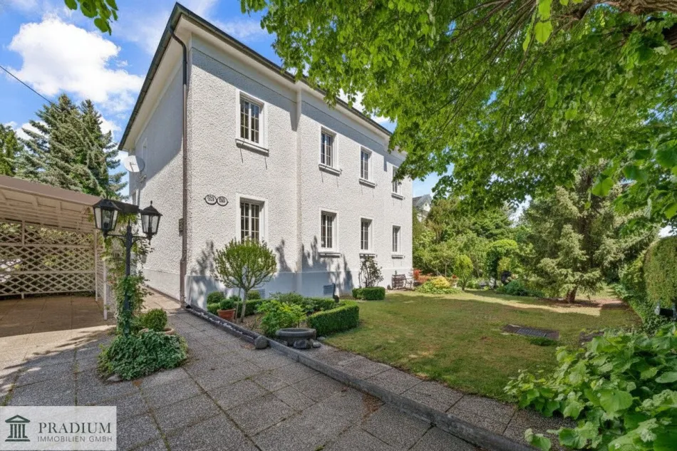 Traumhaftes Grundstück mit Villa in Baden - Bild
