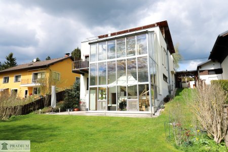 Einzigartiges Zuhause (345 m² Nfl.) mit Wintergarten, Naturteichen & Fernblick im Wienerwald