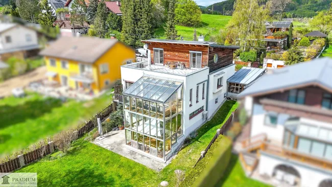 Einzigartiges Zuhause (345 m² Nfl.) mit Wintergarten, Naturteichen & Fernblick im Wienerwald - Titelbild