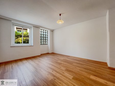 Attraktive 2-Zimmer-Wohnung in Top-Lage von Bad Vöslau – generalsaniert 2025