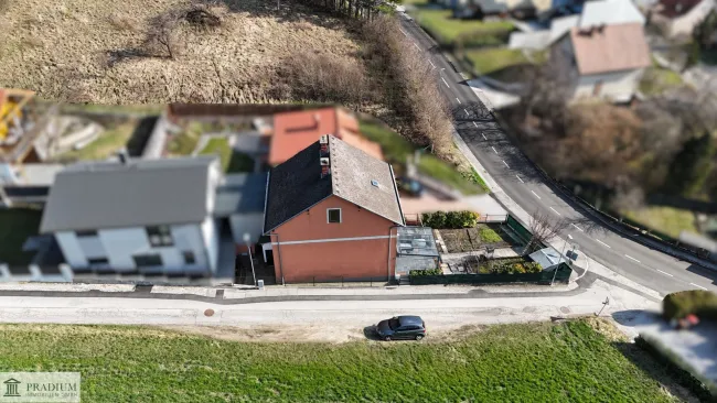Wohnen mit Charakter – Altbauhaus in sonniger Lage mit Entwicklungschancen - Titelbild