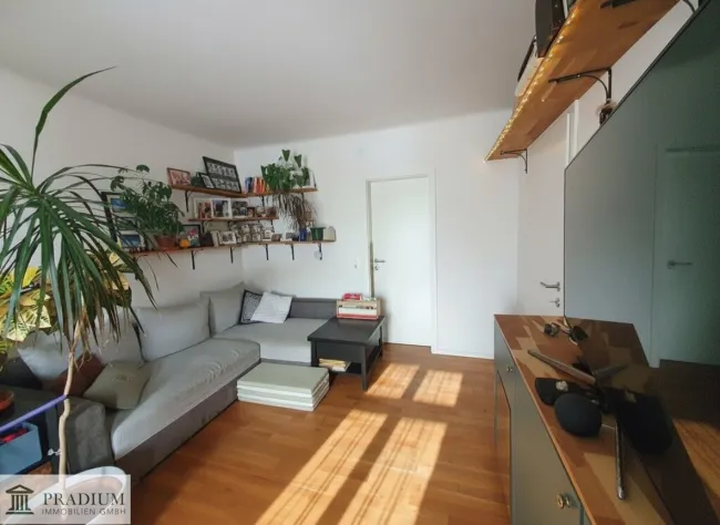 Hyppe 2 Zimmer Dachgeschoss-Wohnung - Bild