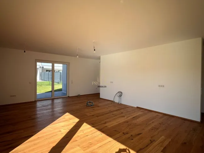 Einladende Doppelhaushälfte mit Garten, Doppelgarage und Terrasse in Stadl-Paura – Ihr Erstbezug! - Bild