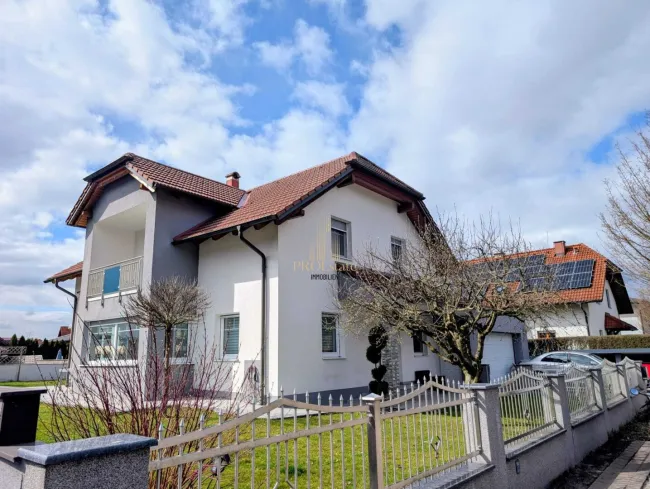 # VERMITTELT# Top gepflegtes Einfamilienhaus in Weißkirchen mit Erdwärme, Fußbodenheizung, neue Einbauküche & Pool ! Absolute Ruhelage! - Titelbild