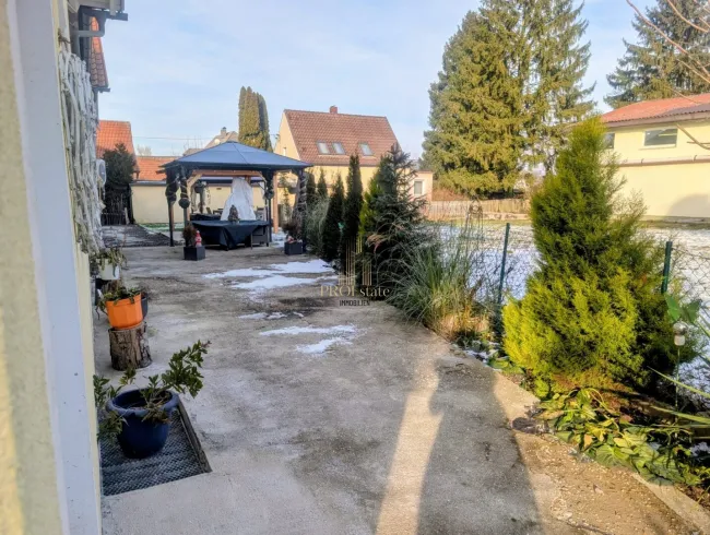 Lichtdurchflutete, zentrale Dachgeschosswohnung in Ansfelden: 144m², 4 Zimmer, Garten & 3 Stellplätze! - Bild