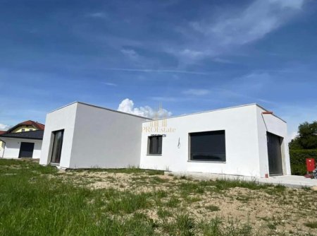 Neuwertiges Einfamilienhaus im Bezirk Schärding: 4 Zimmer, Garten, Terrasse, perfekte Familienoase!