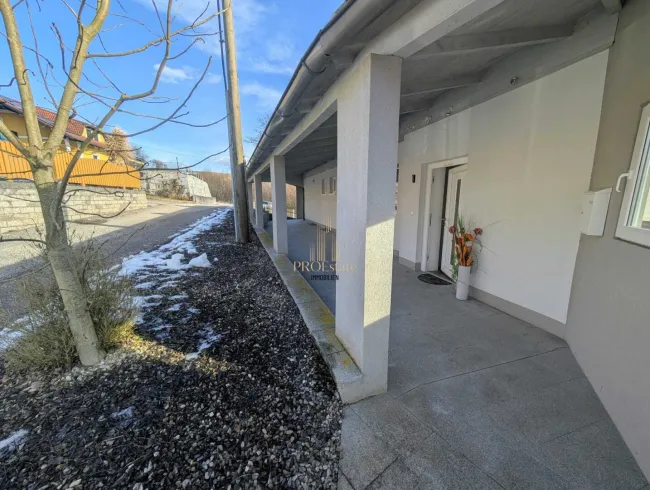 Modernisiertes Mehrfamilienhaus 2 getrennte Wohnungen- auf ca. 3.000 m² in Schlüßlberg - Ruhelage– Untervermietung möglich! - Bild