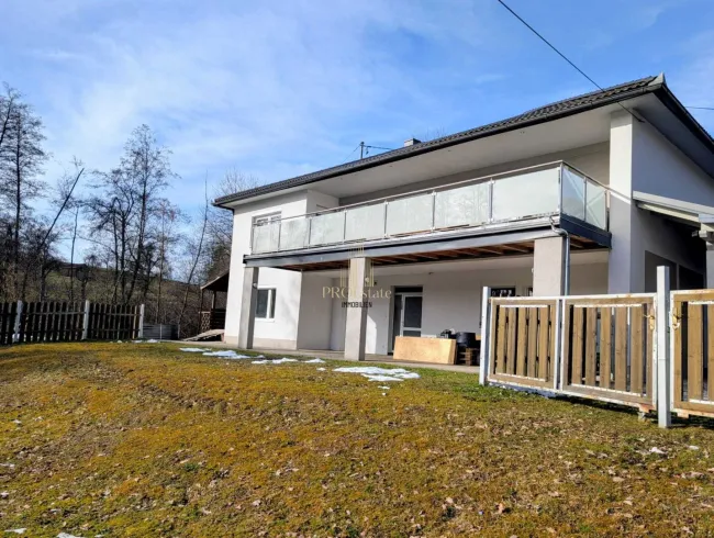 Modernisiertes Mehrfamilienhaus 2 getrennte Wohnungen- auf ca. 3.000 m² in Schlüßlberg - Ruhelage– Untervermietung möglich! - Bild