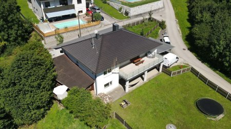 Modernisiertes Mehrfamilienhaus 2 getrennte Wohnungen- auf ca. 3.000 m² in Schlüßlberg - Ruhelage– Untervermietung möglich!
