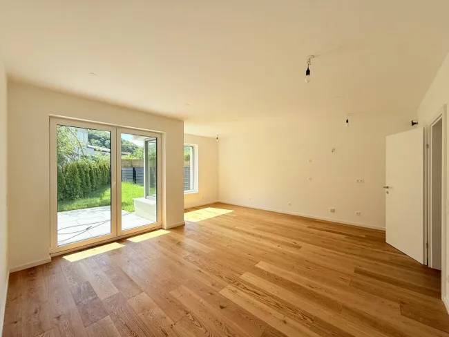 ERSTBEZUG-REIHENHAUS mit Eigengarten und 2 Parkplätze – modernes Wohnen auf höchstem Niveau - Bild