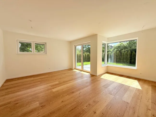 ERSTBEZUG-REIHENHAUS mit Eigengarten und 2 Parkplätze – modernes Wohnen auf höchstem Niveau - Titelbild