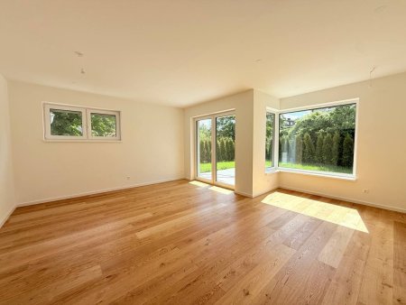ERSTBEZUG-REIHENHAUS mit Eigengarten und 2 Parkplätze – modernes Wohnen auf höchstem Niveau