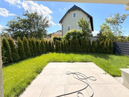 ERSTBEZUG-REIHENHAUS mit Eigengarten und 2 Parkplätze – modernes Wohnen auf höchstem Niveau